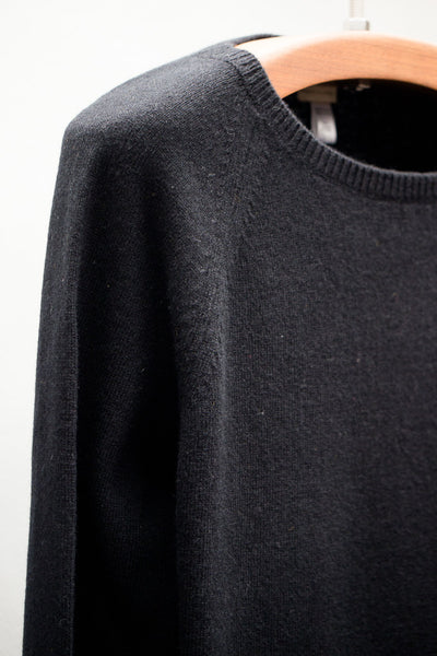 Black Iris Pullover