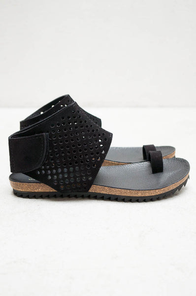 Venus Sandal in Black