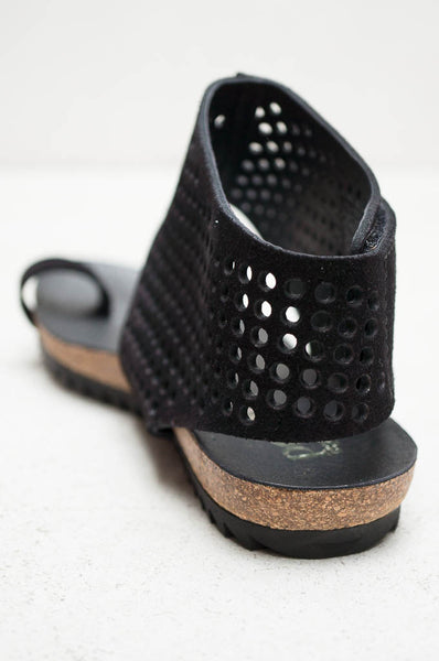 Venus Sandal in Black