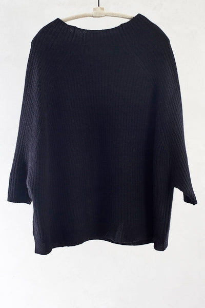 Black Freesia Pullover